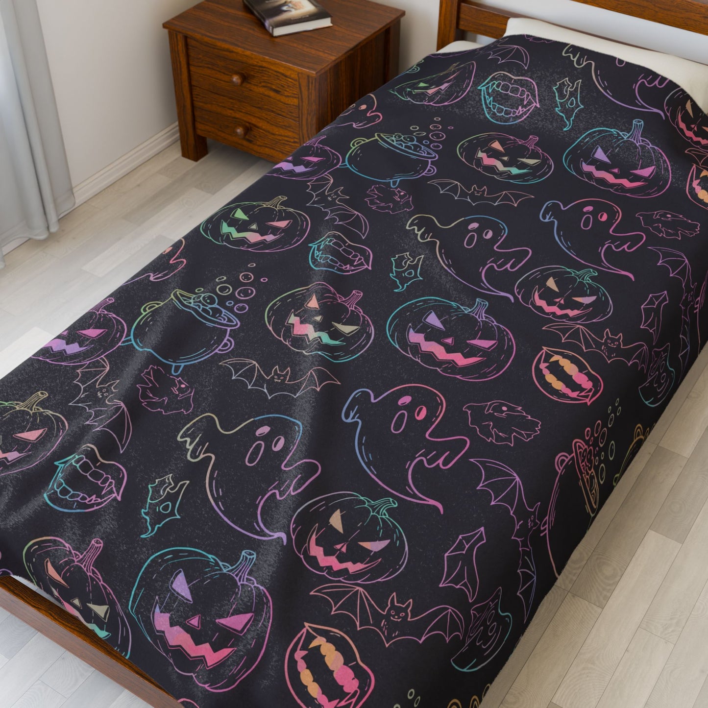 Halloween Ghosts & Pumpkins Plush Blanket - Cozy Fall Decor, Halloween Gift, Soft Throw Blanket, Seasonal Home Accessory, Scary Movie Night